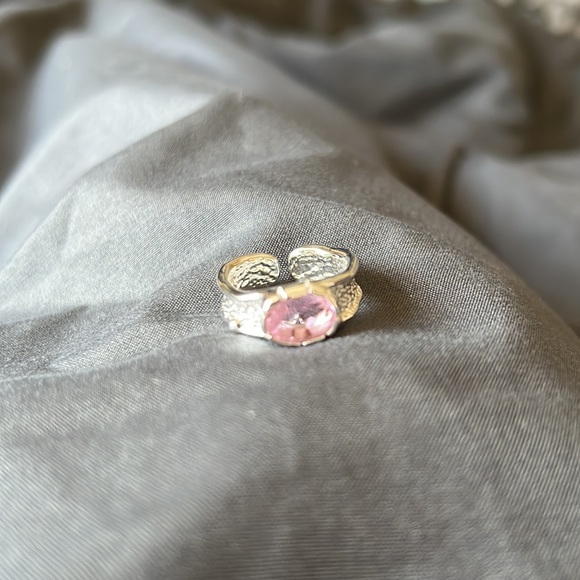 Ring - Picture 1 of 4